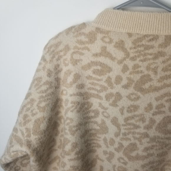 Goodnight Macaroon crewneck leopard print sweater - Picture 10 of 13